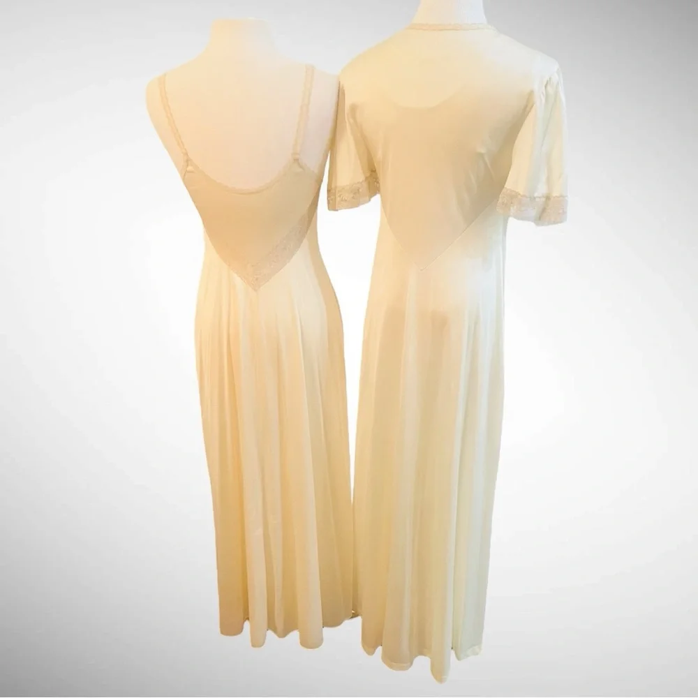 VANITY FAIR VINTAGE IVORY NIGHTGOWN SET SIZE SMALL